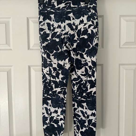 Up! Capri pants - Picture 3 of 3